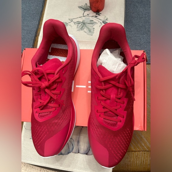 Lane - Eight tennis shoes, Men, 10.5 - Picture 4 of 5